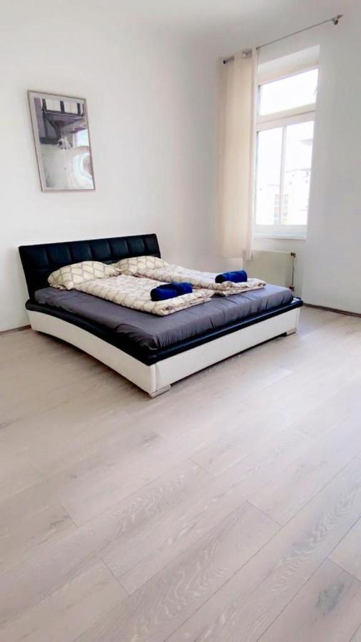 Premier Quad Room Wh Wenen Buitenkant foto